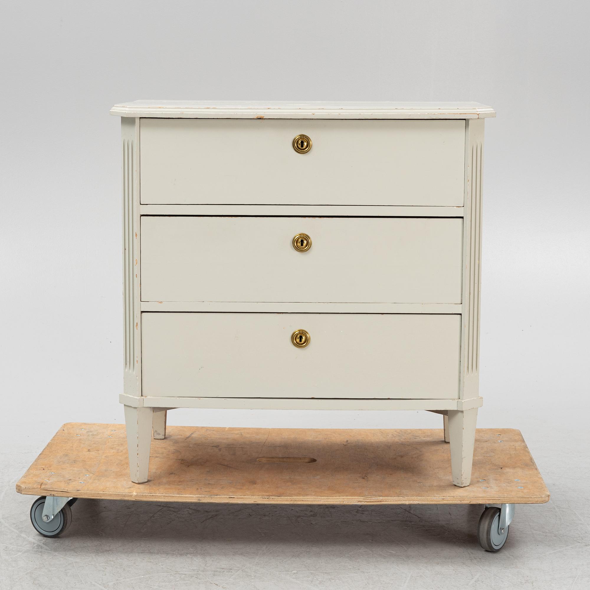 Byrå, gustaviansk stil, tidigt 1900-tal.