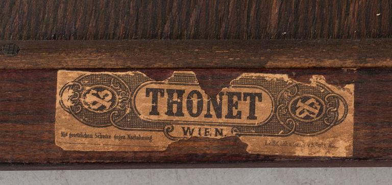 BARNSÄNG, etikettmärkt Thonet omkring 1900.