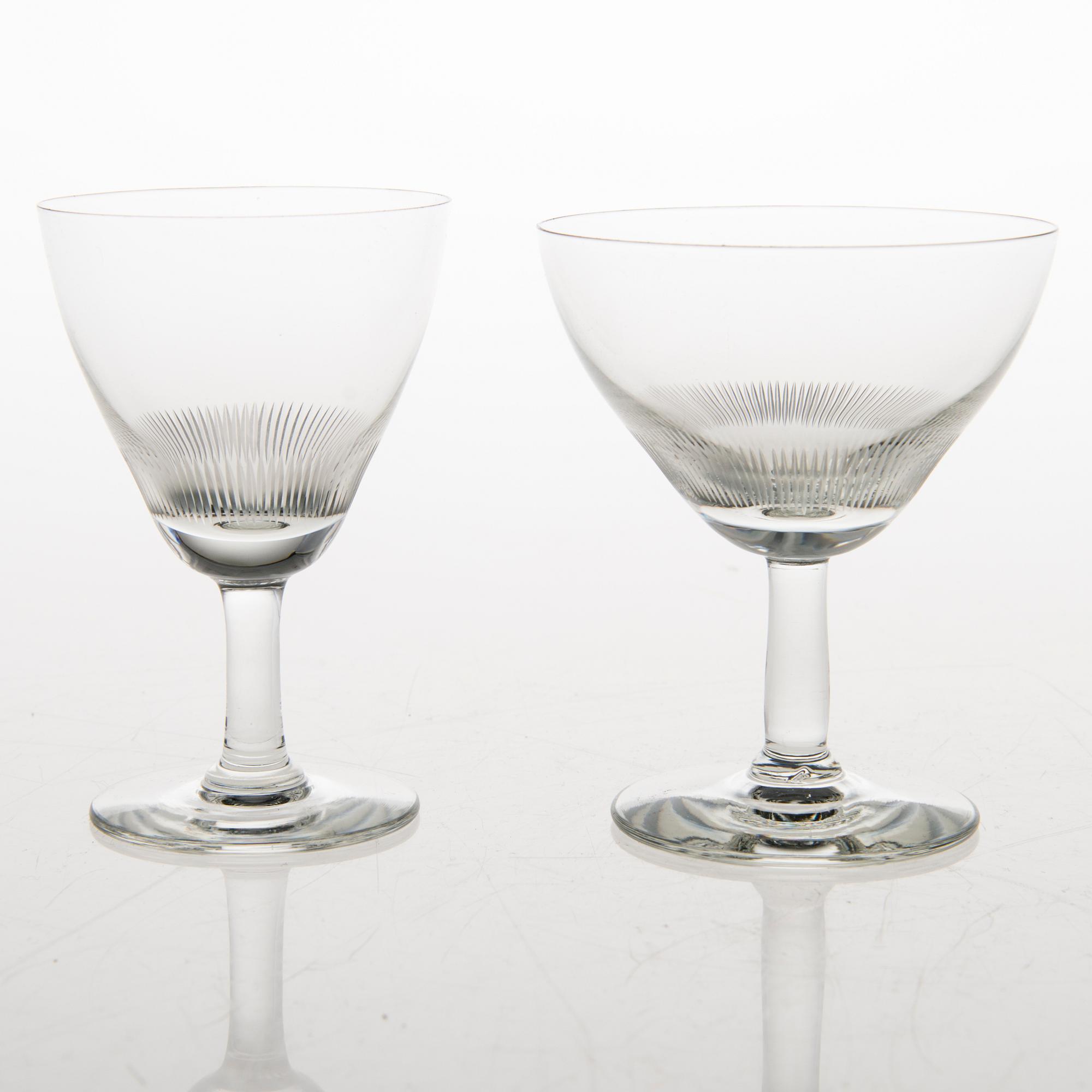 KAJ FRANCK, A set of 17 "Fennia" glasses, Nuutajärvi. Design 1951.