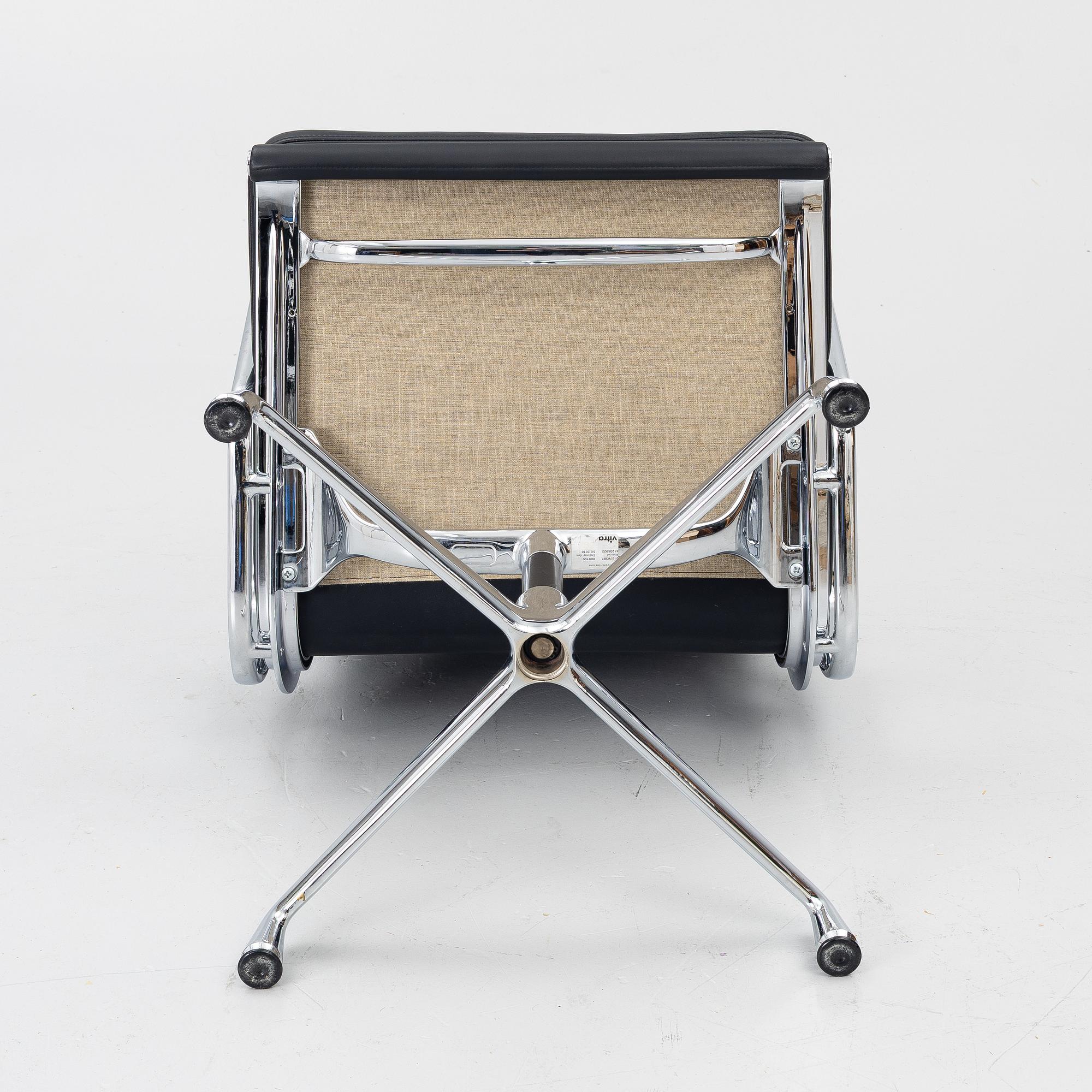 Charles & Ray Eames, Office chair, “EA208 Soft Pad Chair”, Vitra.