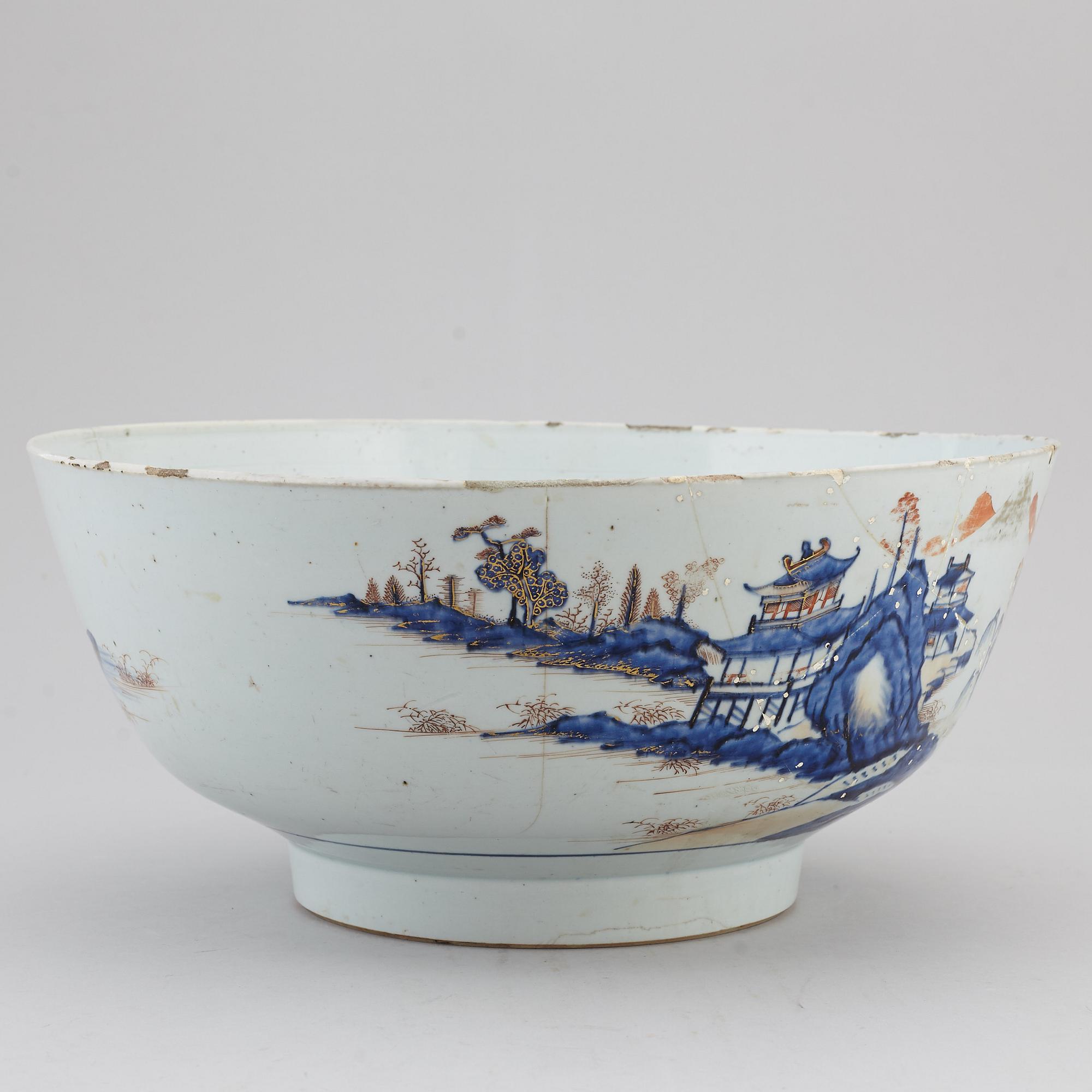 A large blue and white fish bowl/punch bowl, Qing dynasty, 18th Century.
