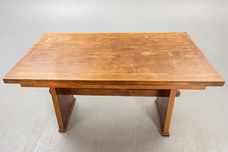 A five pcs pine 1950s dining set.