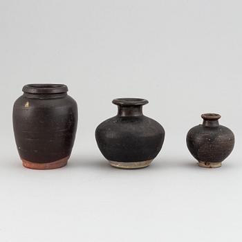 A group of brown glazed vases, for the South East Asian market, 16th/17th Century.