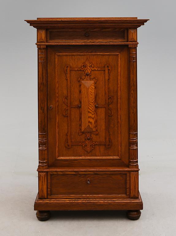 SKÅP, omkring år 1900.