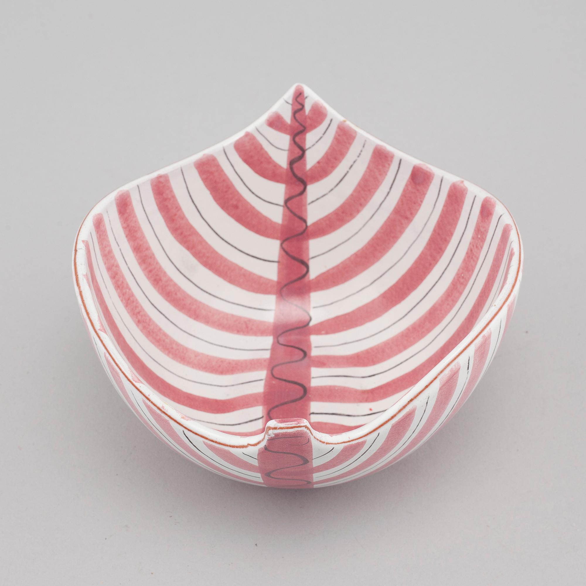 A mid 20th cenutry faience bowl, designed by Stig Lindberg for Gustavsberg.