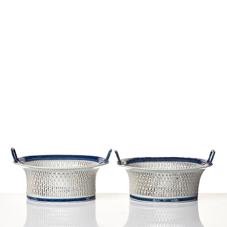 A pair of blue and white baskets, Qing dynasty, Jiaqing (1796-1820).