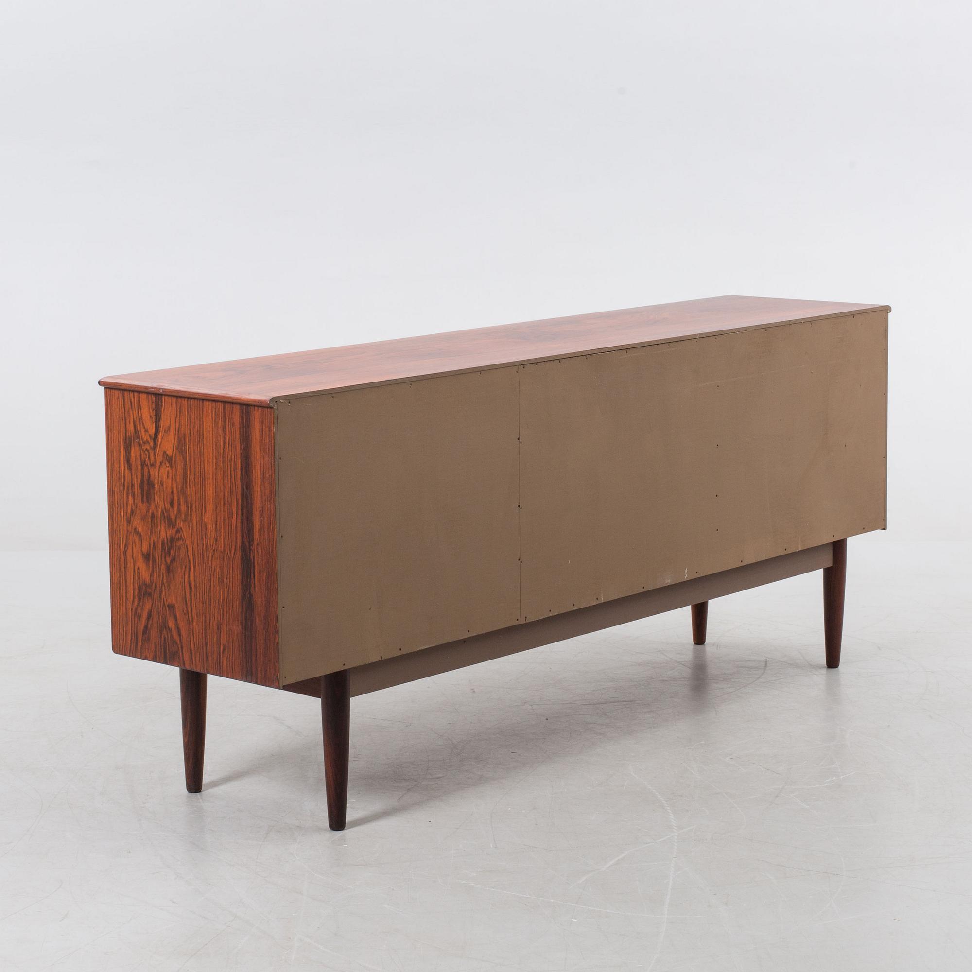 SIDEBOARD, "Cortina", Nils Jonsson, Troeds Möbelfabrik, Bjärnum, 1900-talets tredje kvartal. -Cites-intyg.
