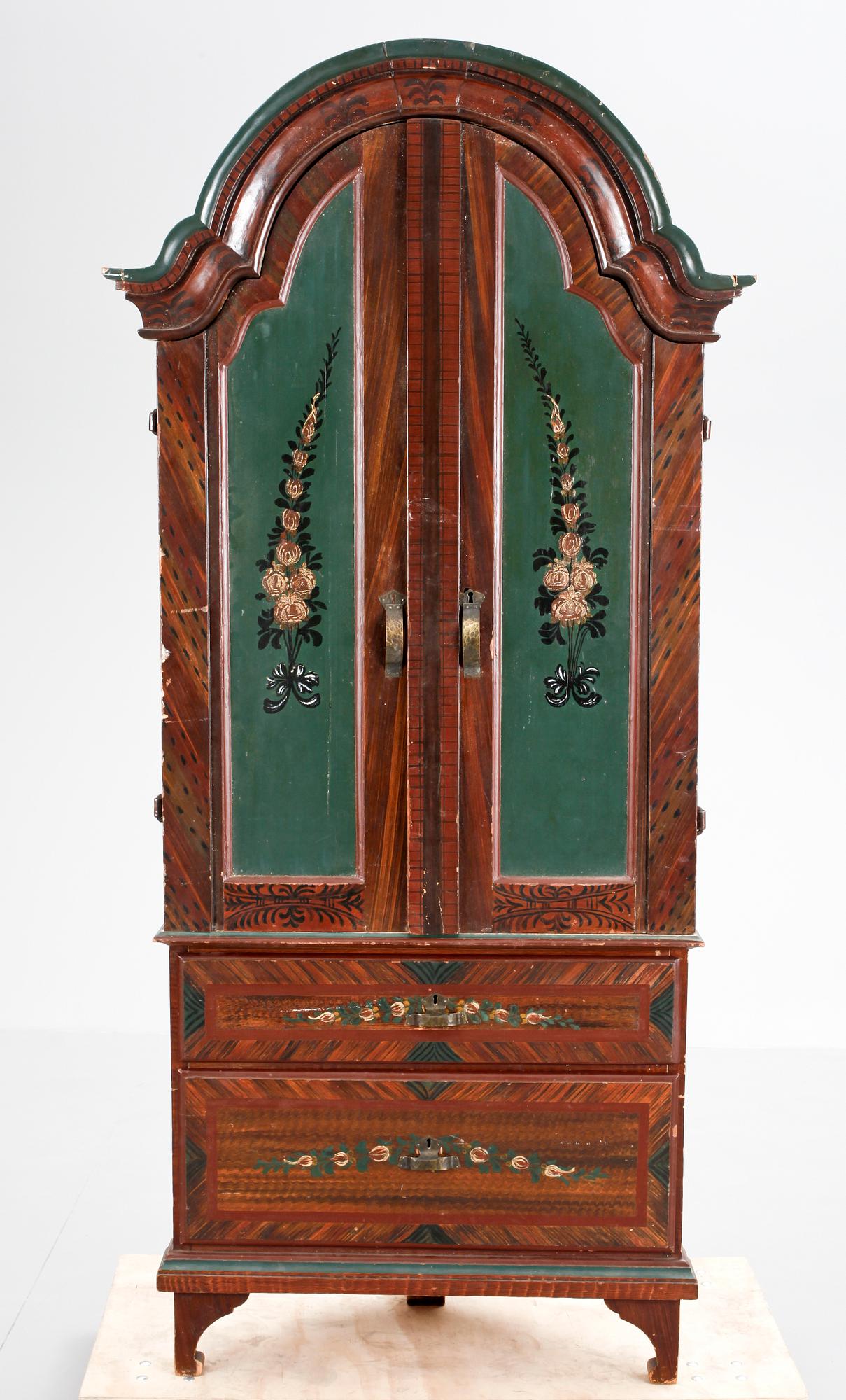 HÖRNSKÅP, allmoge, 1700/1800-tal.