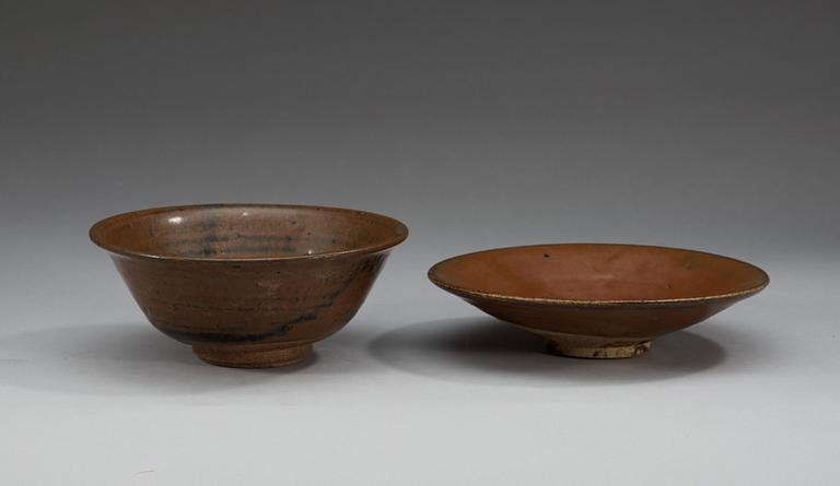 A pair of brown and black glazed bowls, Song dynasty (960-1279).