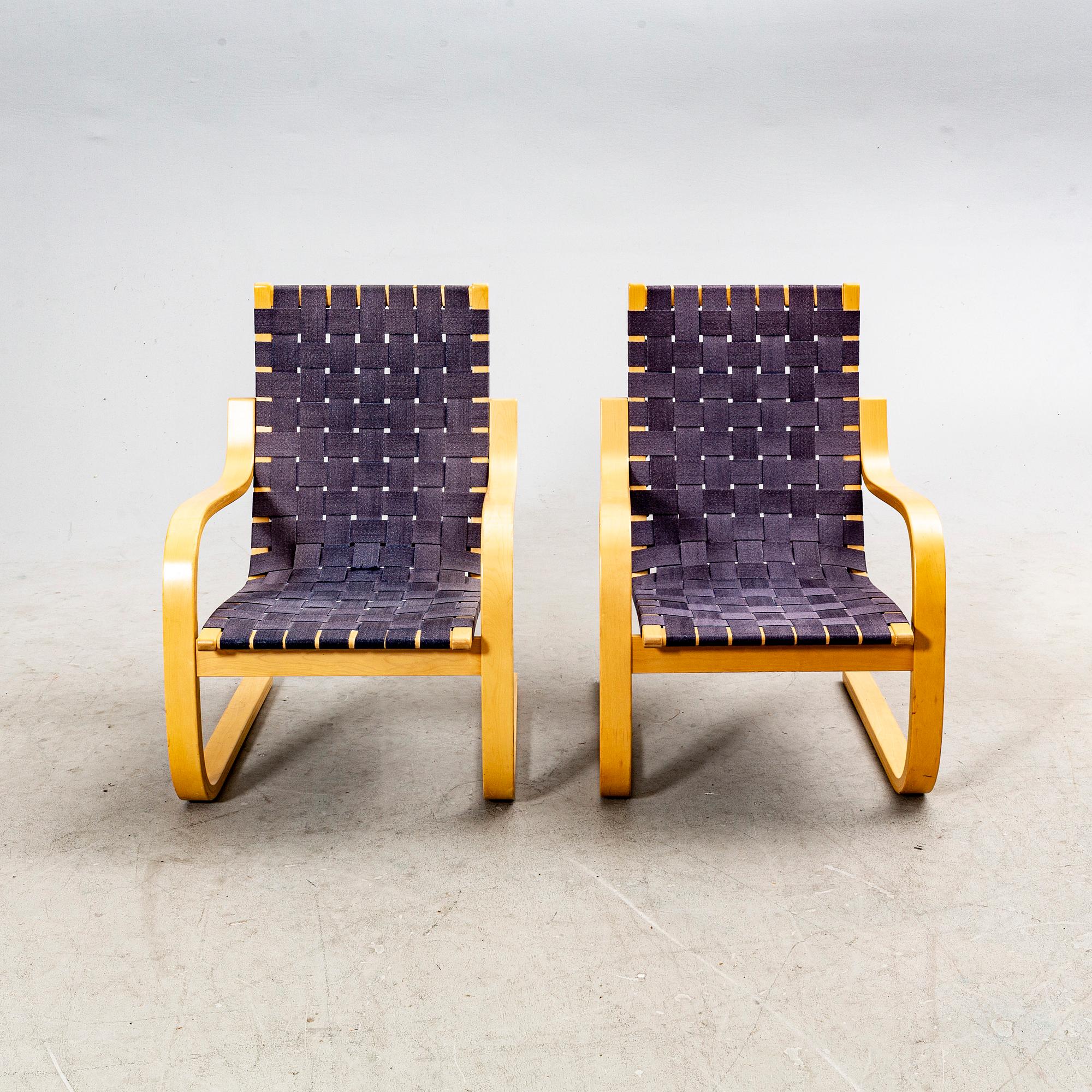 Alvar Aalto, fåtöljer ett par modellnr 406 Finland 2000-tal.