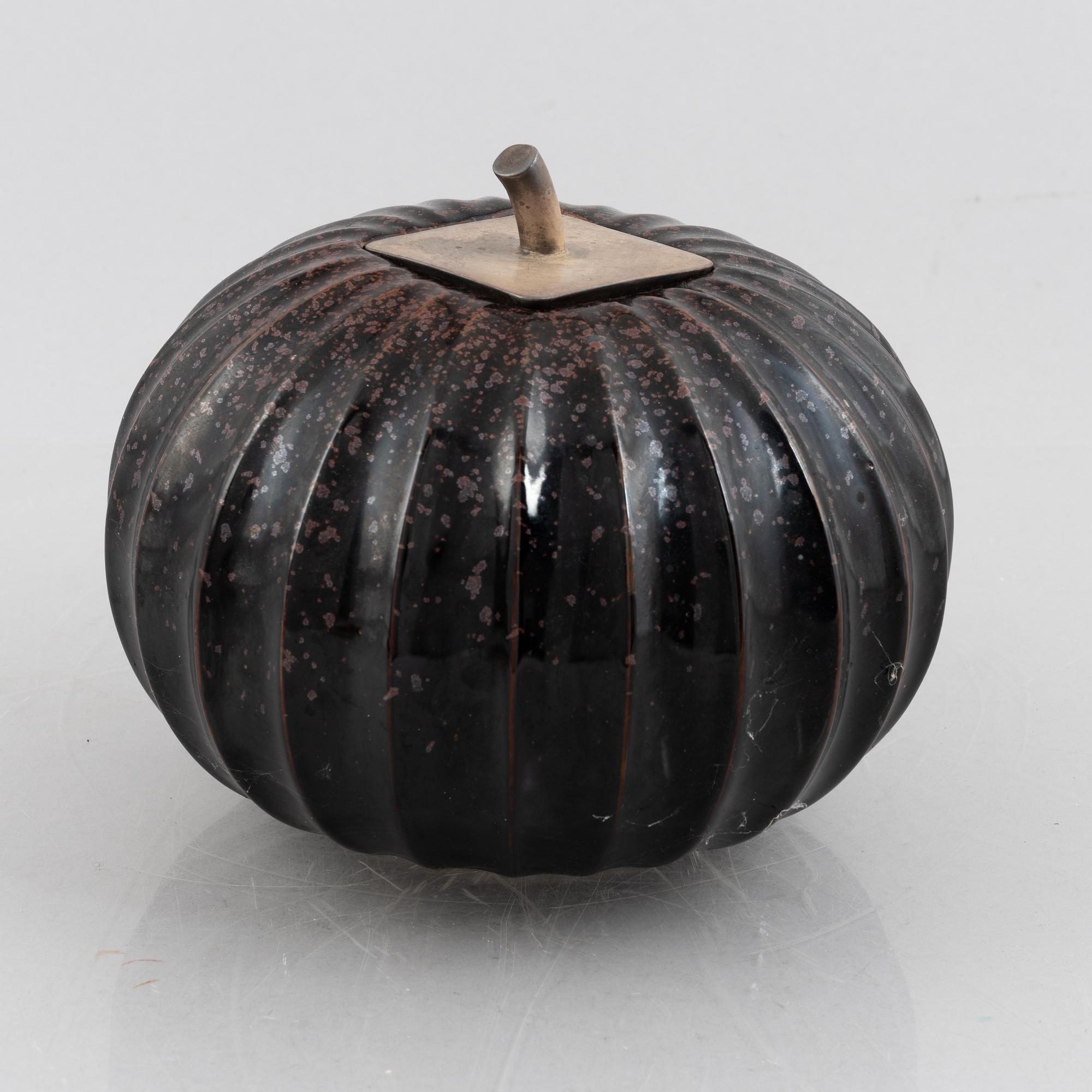 Paul Hoff, a stoneware sculpture / urn with cover, Gustavsbergs studio 1989.