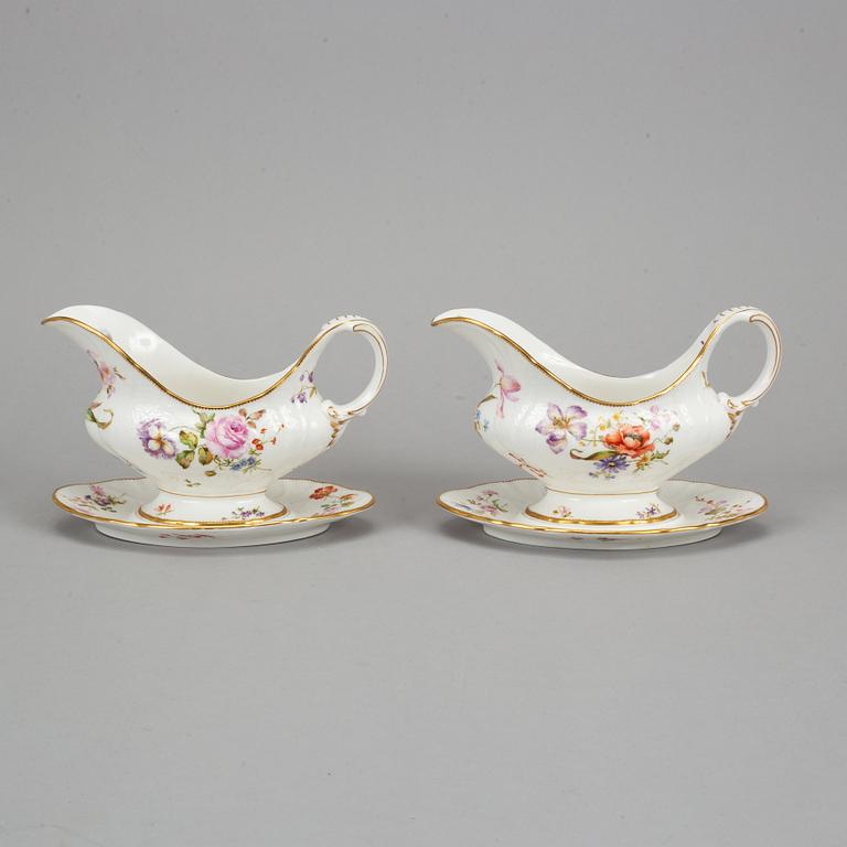 Rörstrand, a 151 part porcelain service, 1920-1938.