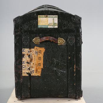 KOFFERT, 1900-talets första hälft.