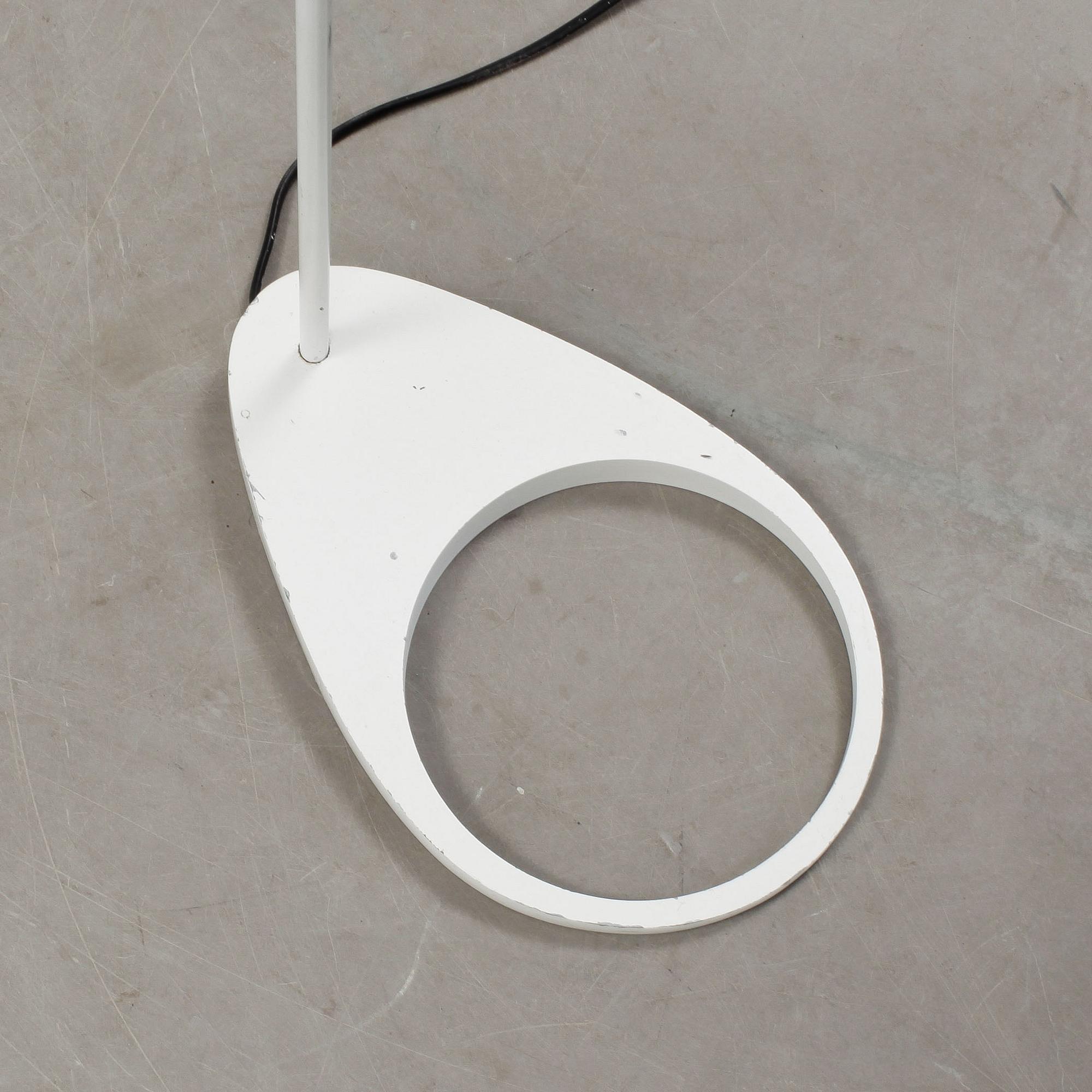 GOLVLAMPA, "AJ", Arne Jacobsen för Louis Poulsen. Inköpt 1980-tal.