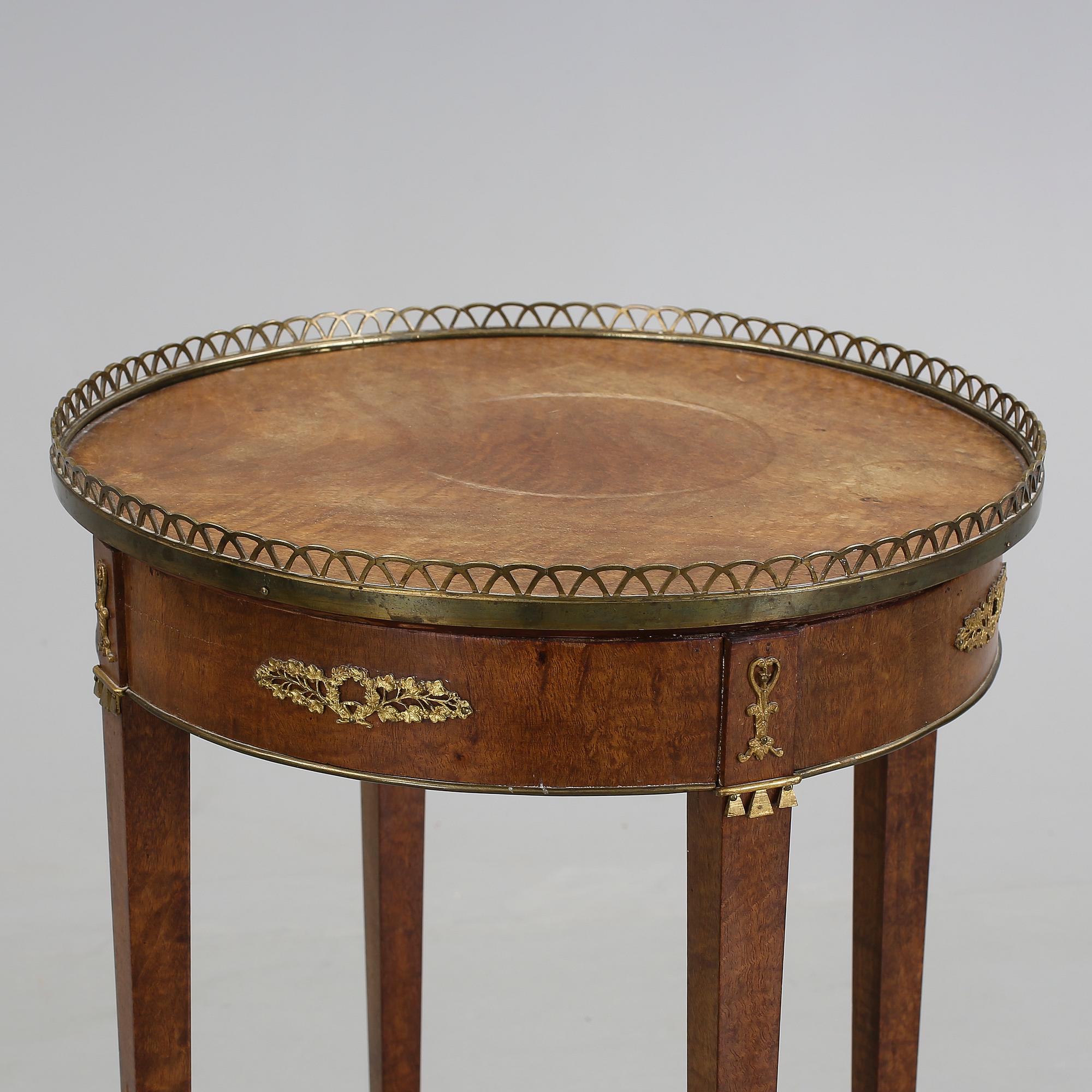 BORD, gustaviansk stil, 1900-tal.