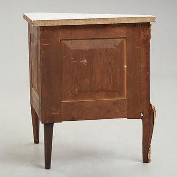 A Gustavian corner cupboard by Georg Haupt (master in Stockholm 1770-1784), not signed.