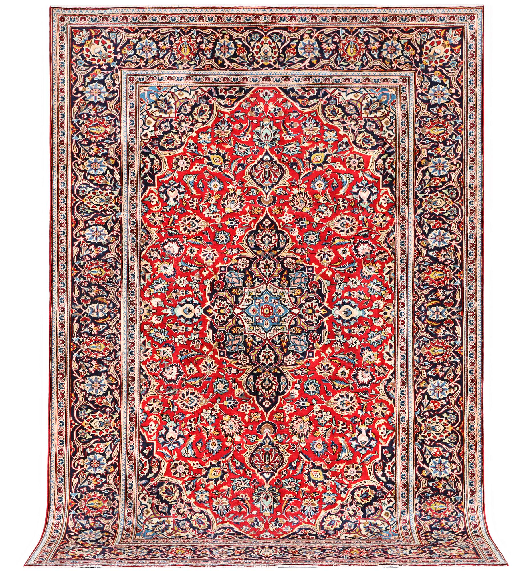 A Kashan carpet, c. 315 x 208 cm.