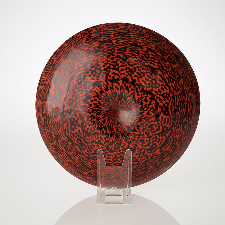 A Ludovico Diaz de Santillana red and black 'Murrine' dish, Venini, Murano, Italy.