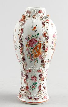 VAS, porslin, Kina, Qianlong, 1700-tal.