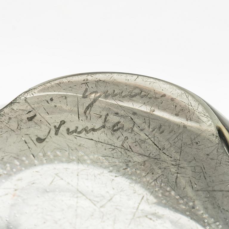 Gunnel Nyman,  A 'Chiffon' vase signed G. Nyman, Nuutajärvi Notsjö.