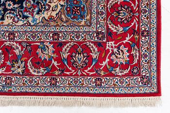 Carpet Isfahan, approx. 241 x 155 cm.