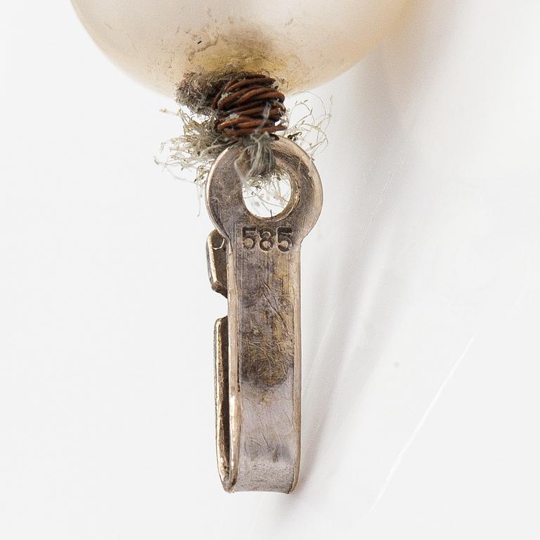 Pärlcollier, odlade pärlor, 14K vitguld, diamanter ca 0.01 ct tot.