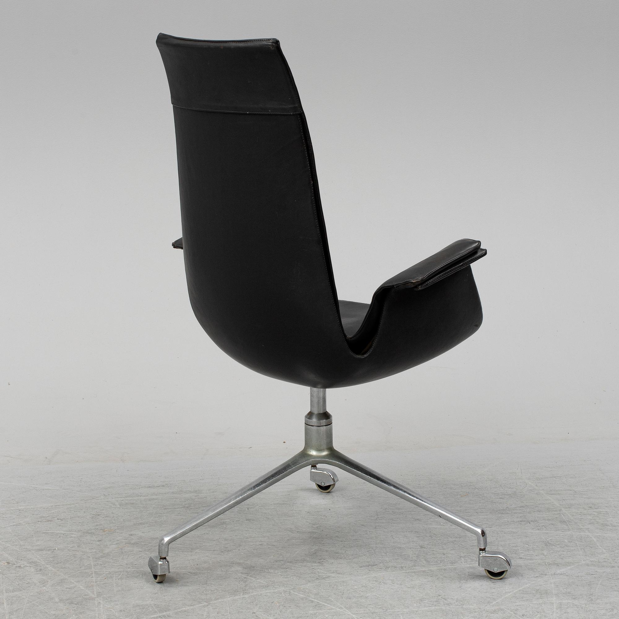 PREBEN FABRICIUS & JÖRGEN KASTHOLM, 'Tulip' easy chair.