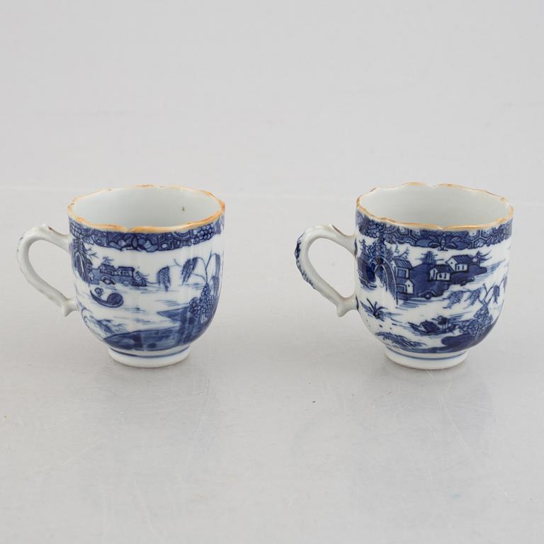 A set of four blue and white Chinese porcelain dishes, 19th century.