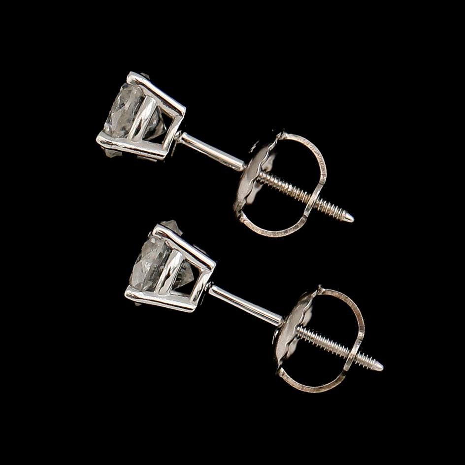 ÖRHÄNGEN, 1 par, 14 k vitguld, briljantslipade diamanter tot ca 0.75 ct.