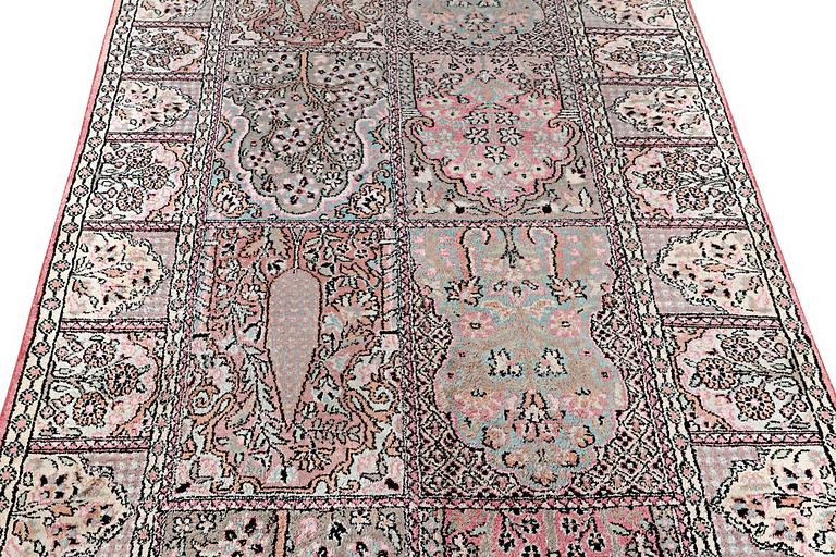 A Kashmir runner carpet, silk, c. 364 x 97 cm.