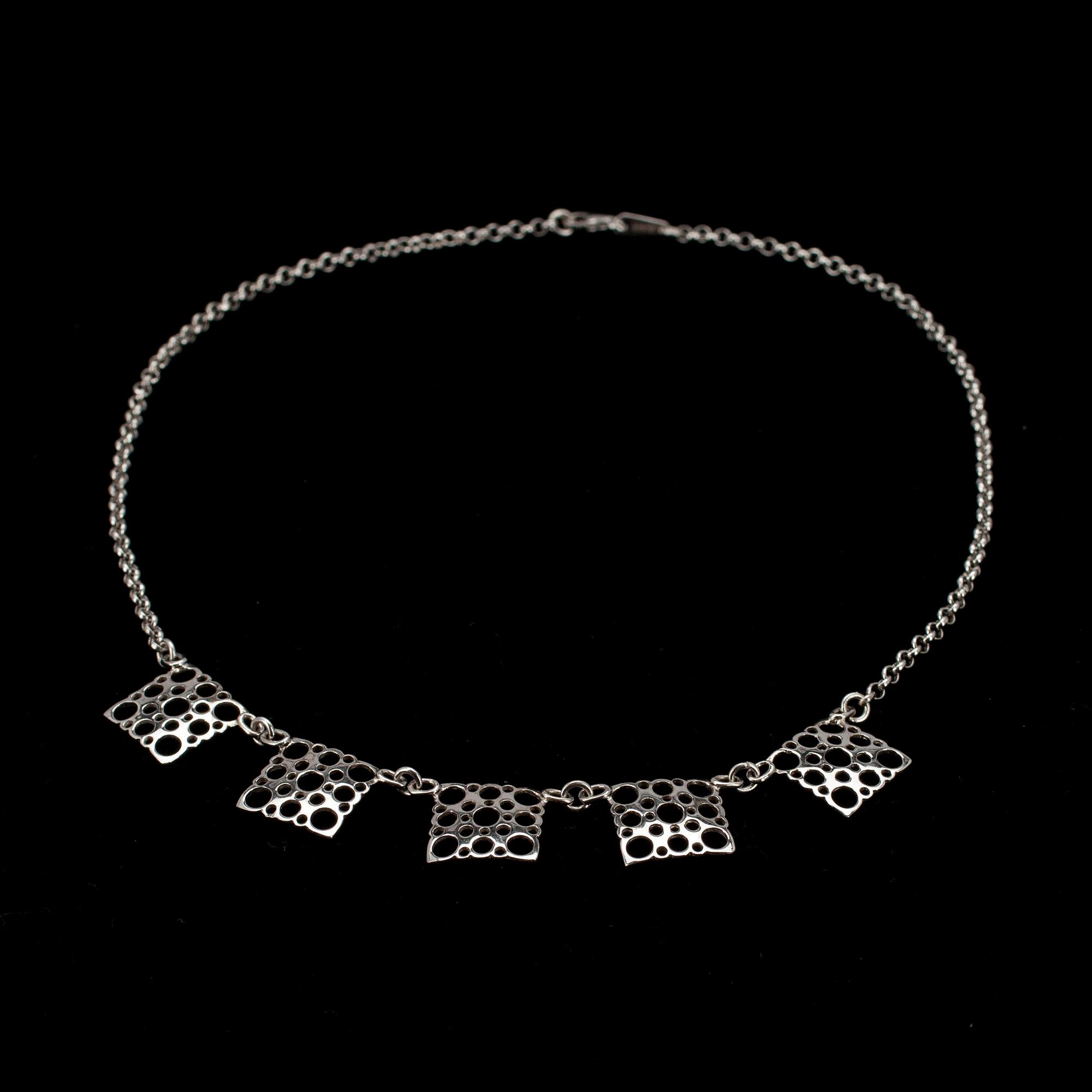 HALSBAND, sterling silver, Kultakeskus, design Liisa Vitali, 2000-tal.