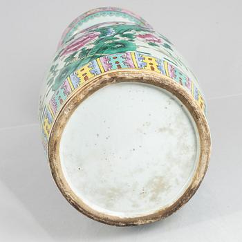 A Famille Rose vase, China, late Qing dynasty.