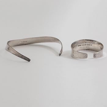 A necklace and bracelet by Alton, Falköping, 1974.