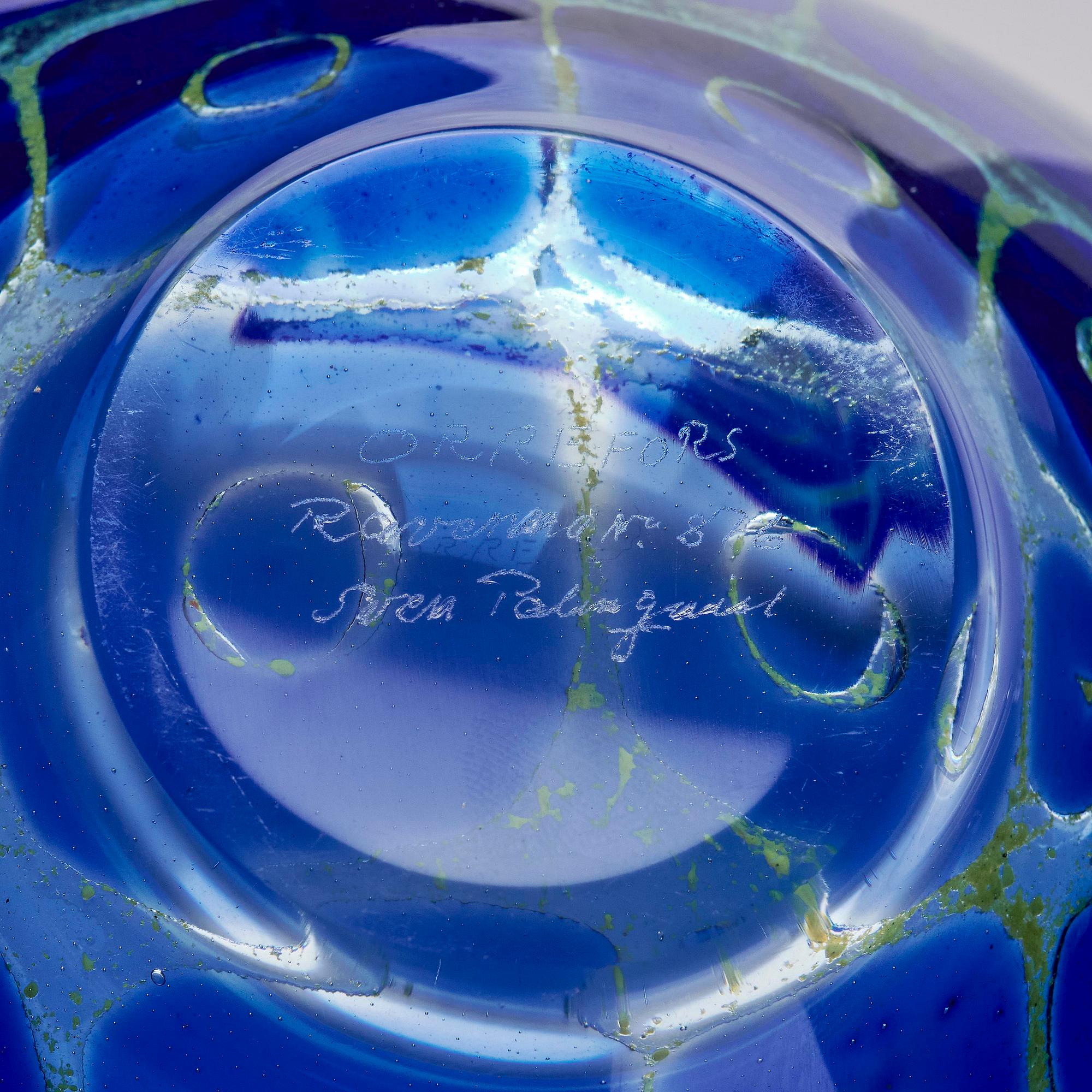 Sven Palmqvist, a ravenna glass bowl, Orrefors, Sweden, 1955, no 876.