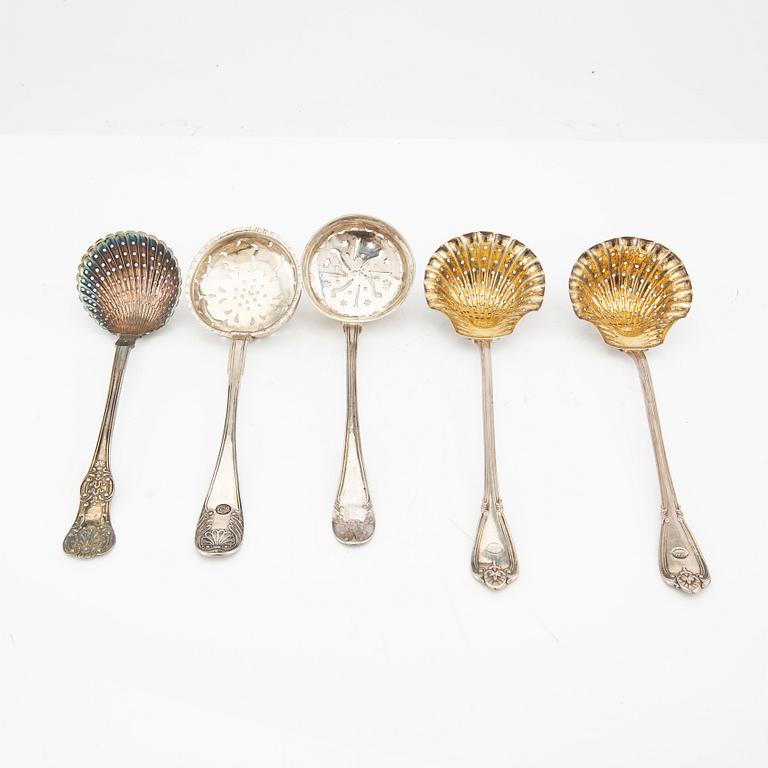 A collection of serving cutlery, 21 pieces, silver, 18th/19th/20th century, various manufacturers weight appr 1397 grams.