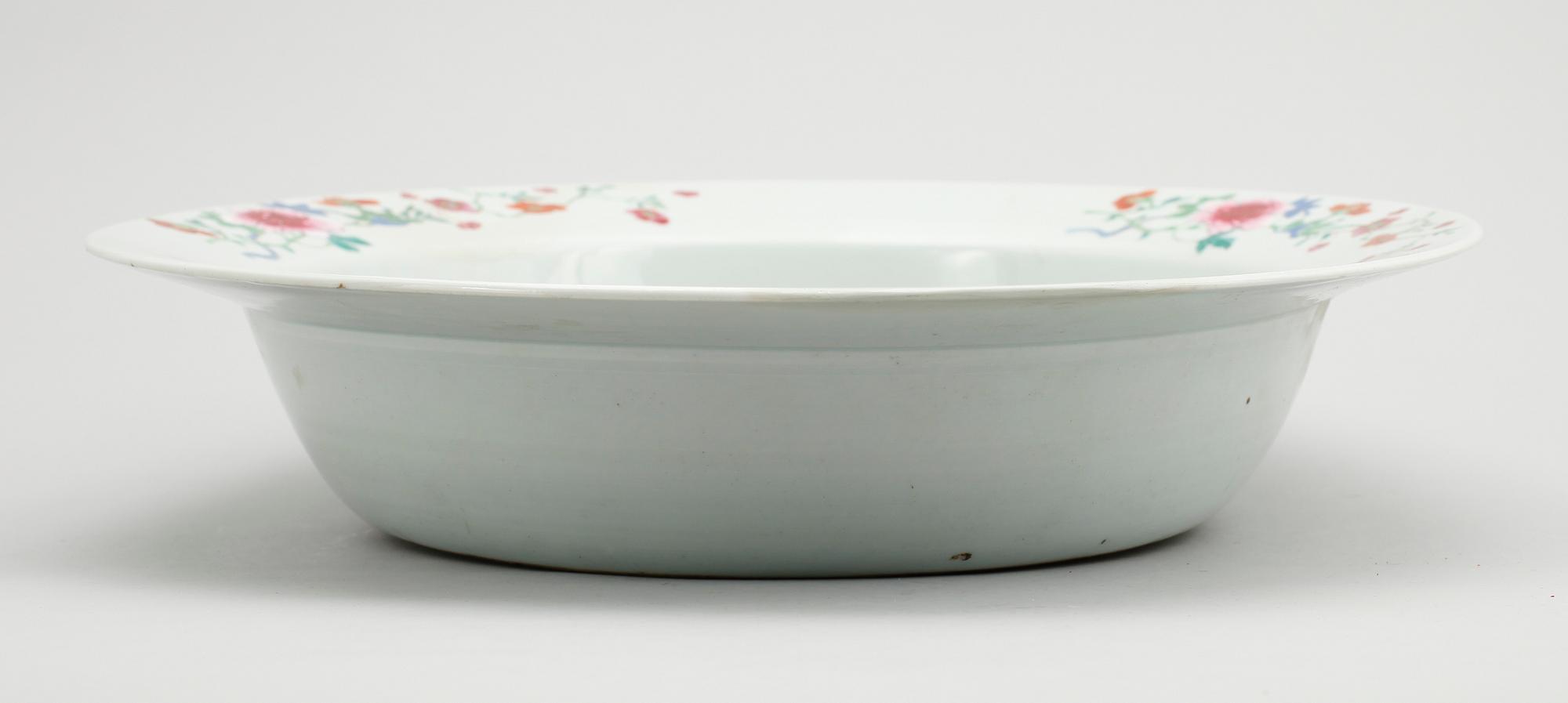 SKÅLFAT, porslin, Kina, famille rose, Qianlong (1736-1795).