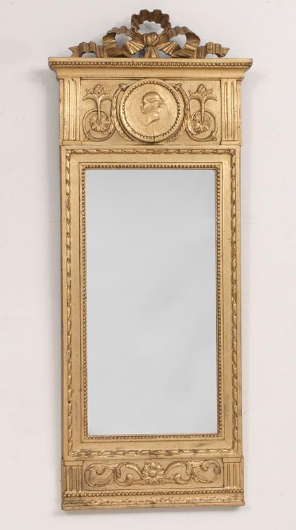 SPEGEL. Gustaviansk.