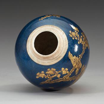 URNA, porslin. Qing dynastin, Qianlong (1736-95).