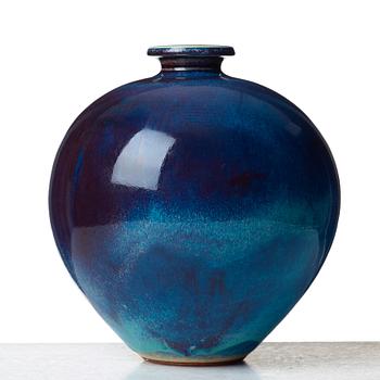 Berndt Friberg, a stoneware vase, Gustavsberg studio, Sweden 1975.