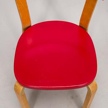 Alvar Aalto, stolar, 4 st, modell 69, för O.Y. Huonekalu- ja Rakennustyötehdas A.B. 1960-talets början.