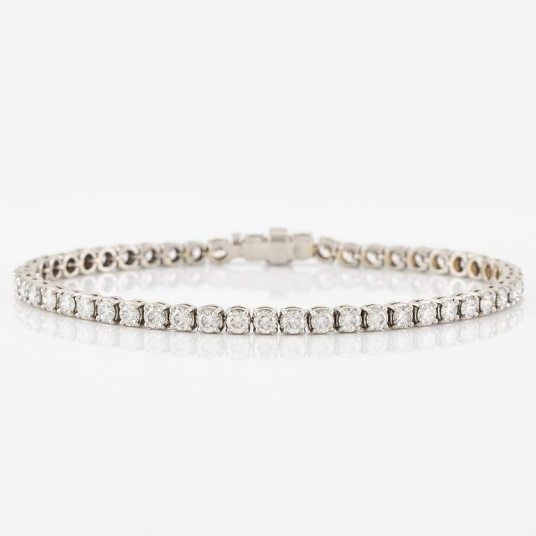 Tennis bracelet, platinum with brilliant-cut diamonds.