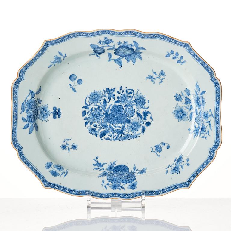 A set of two blue and white serving dishes and eigth dessert dishes, Qing dynasty, Qianlong (1736-95).