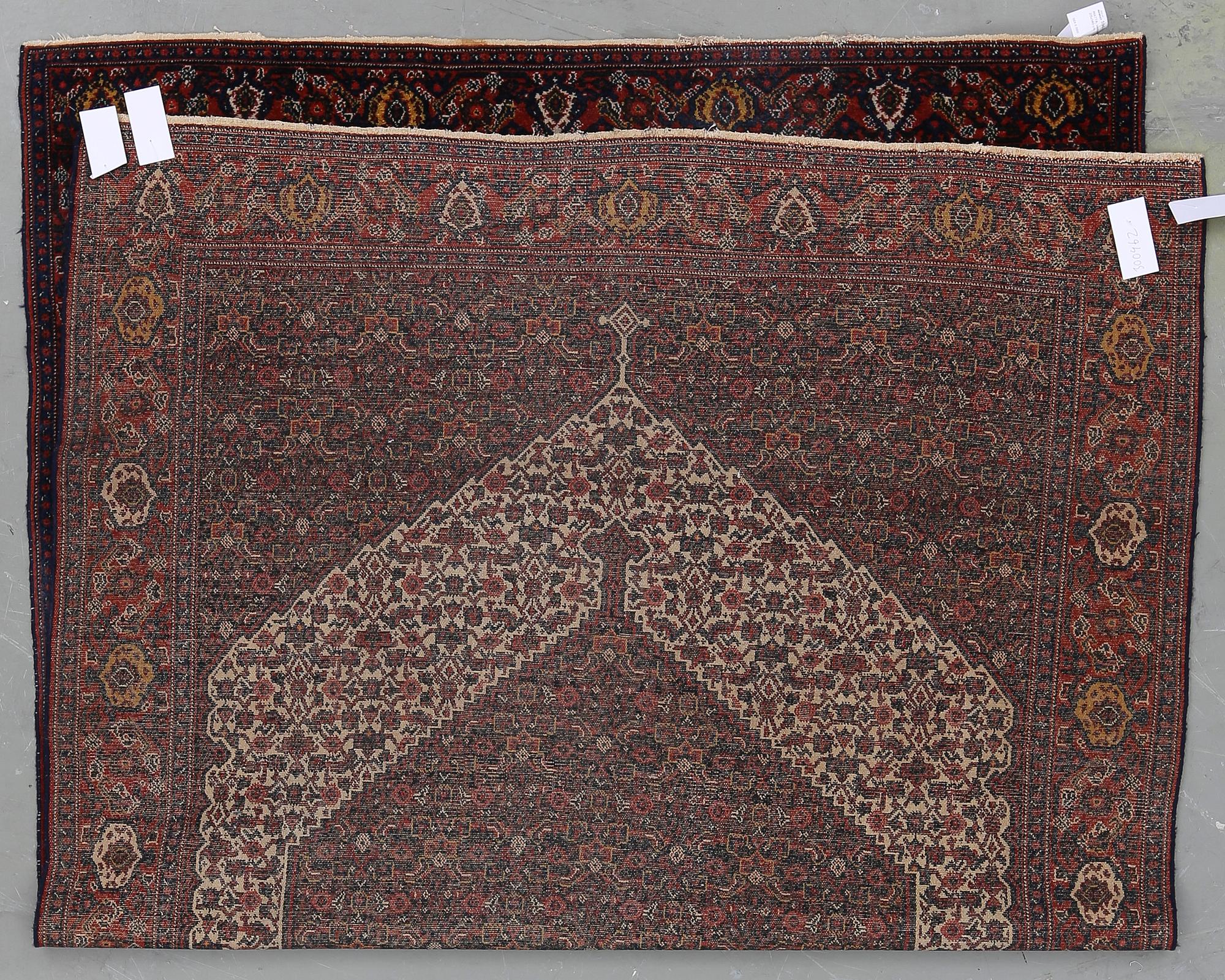 MATTA, semiantik Senneh, ca 215x140 cm.
