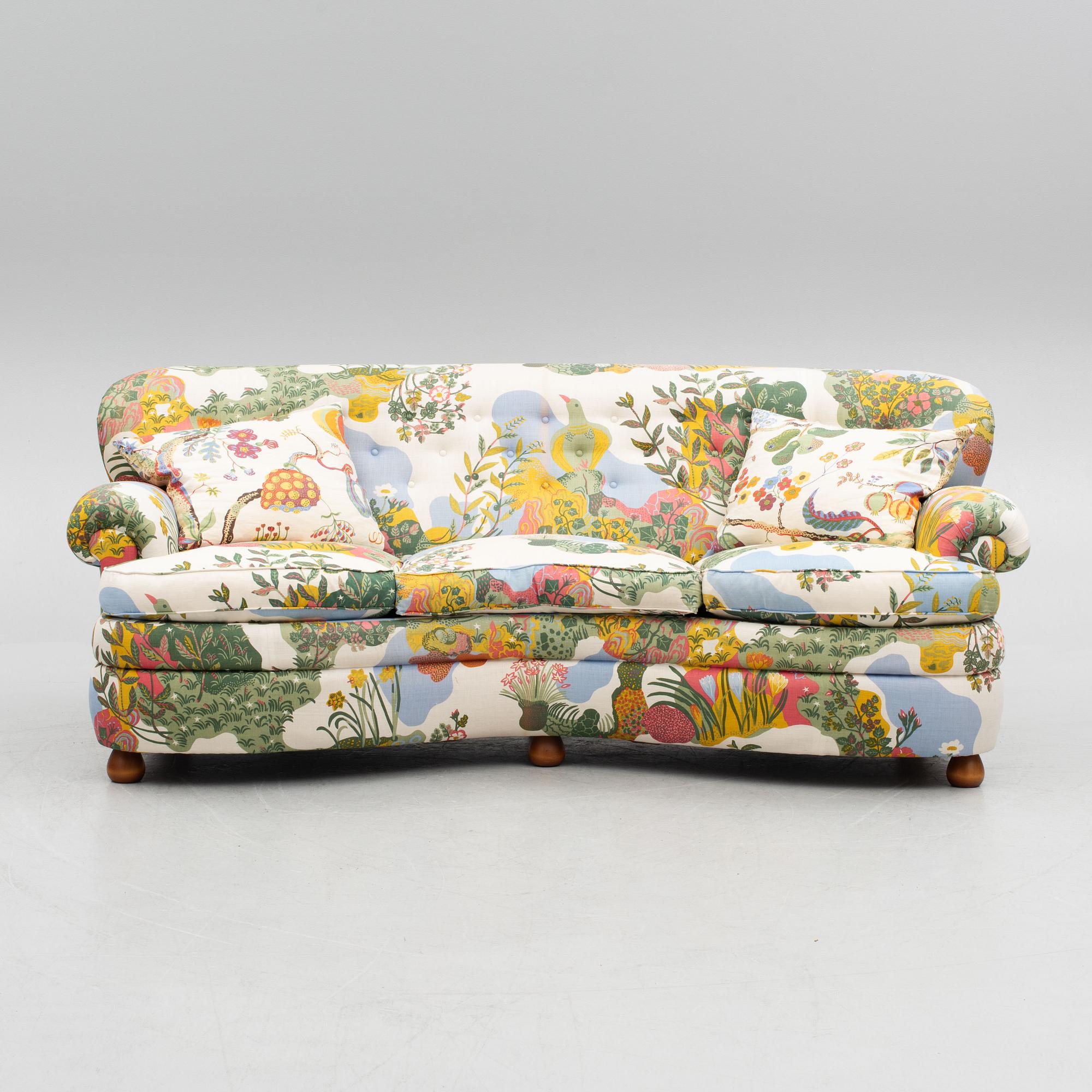 Josef Frank, a model 968 sofa, Firma Svenskt Tenn.