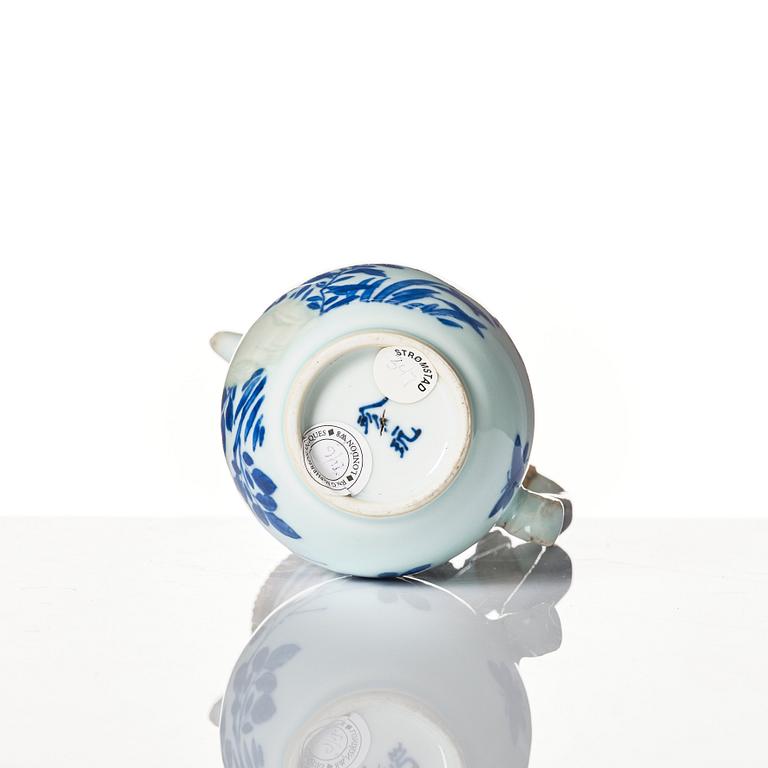 Kanna med lock, försilvrad montering. Qingdynastin, tidigt 1700-tal.