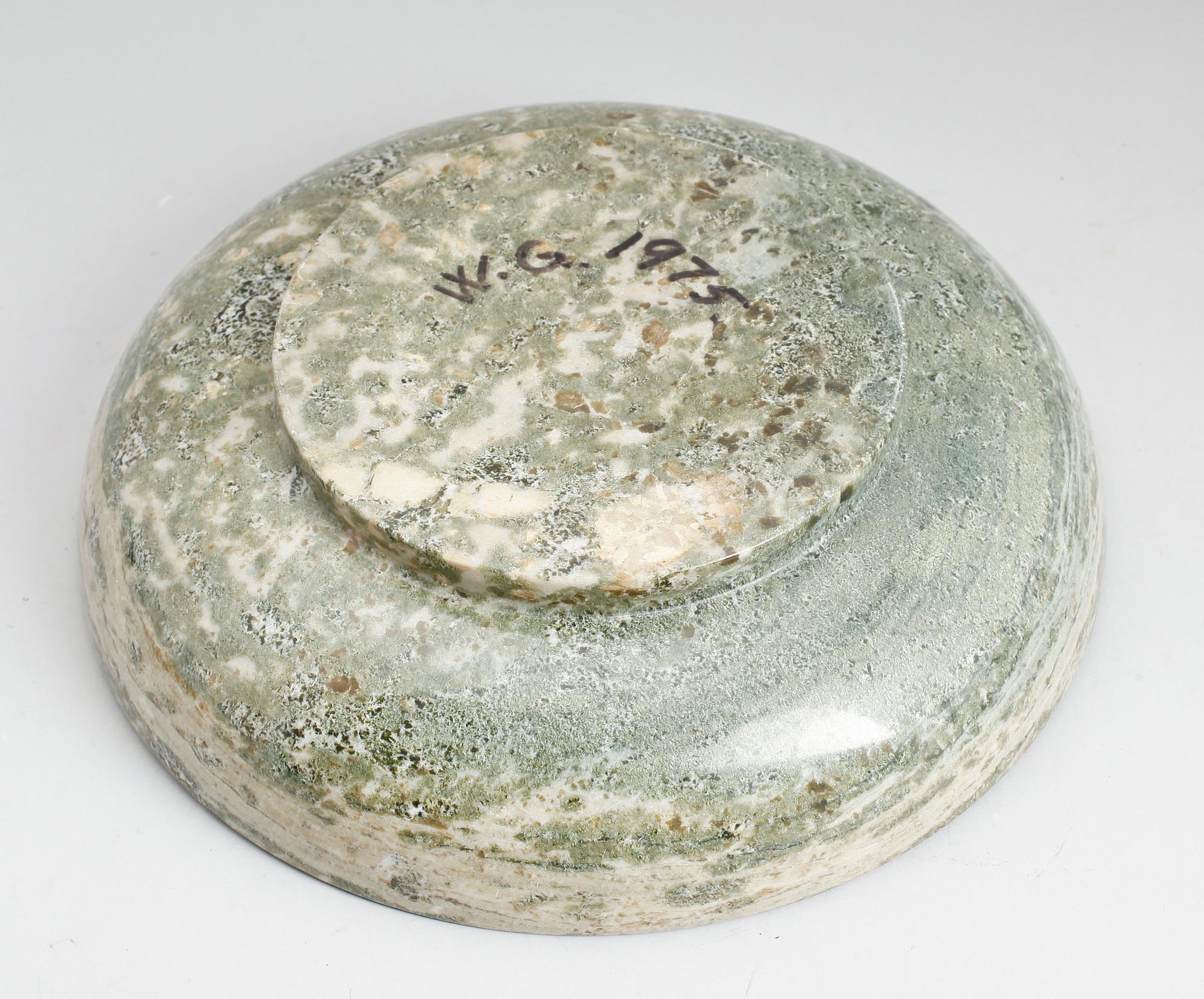 SKÅL, kolmårdsmarmor, signerad WG, daterad 1975.