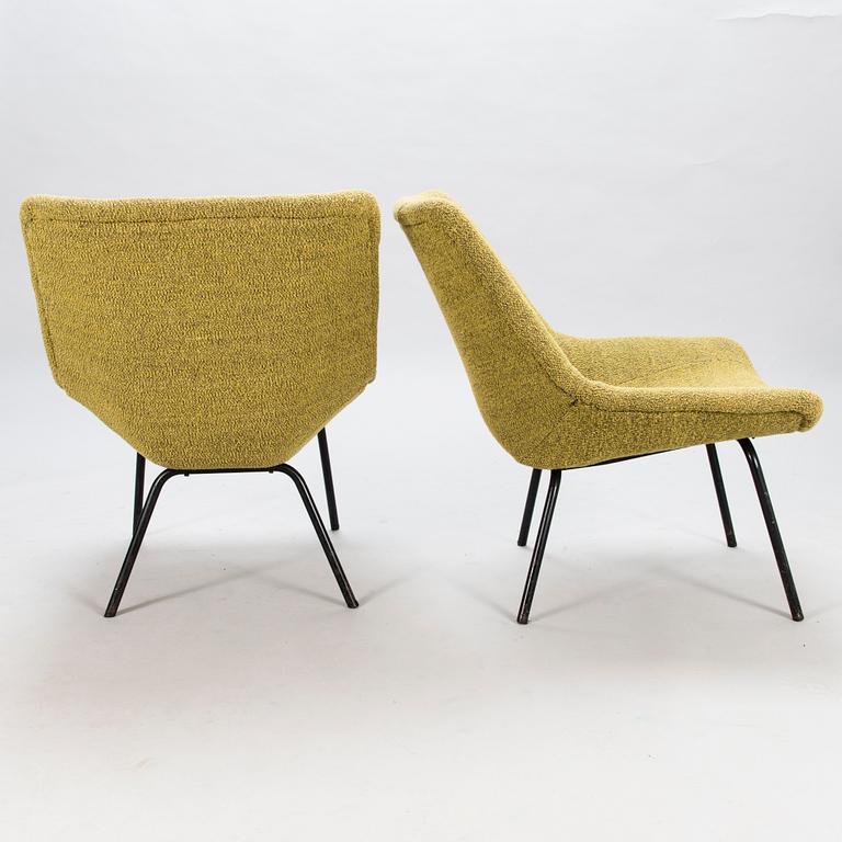 CARL GUSTAF HIORT AF ORNÄS, a pair of 'Leaf' easychairs, manufacturer Puunveisto Oy - Träsnideri Ab, mid-20th century.