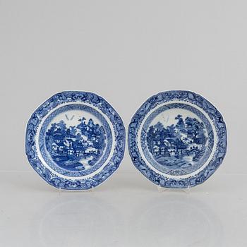 A set of eight blue and white export porcelain plates, China, Qianlong (1736-95).