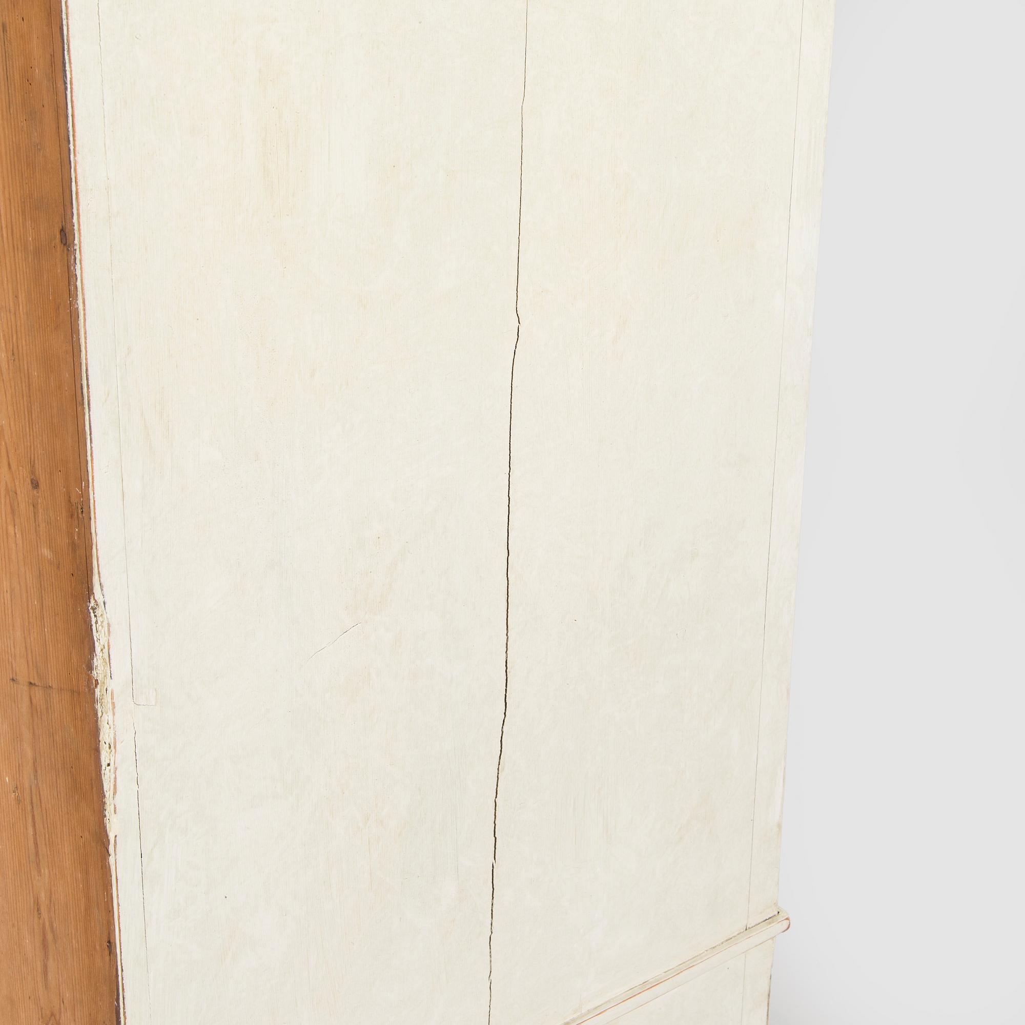 Klädskåp, 1900-tales första hälft.