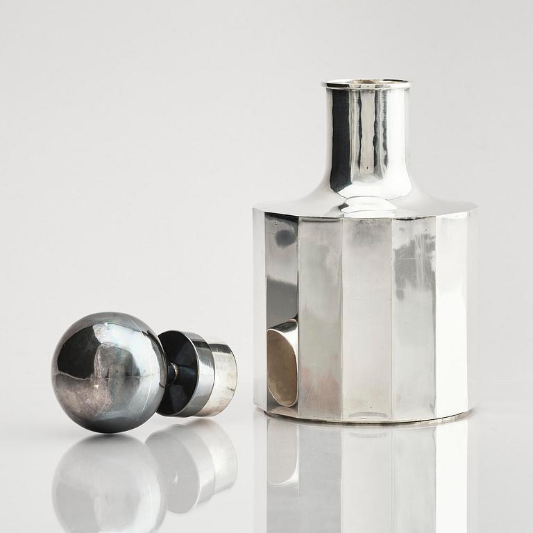 Jan Ante Dahlstedts Silversmedja, a silver decanter with lid, Umeå, Sweden, 1966.